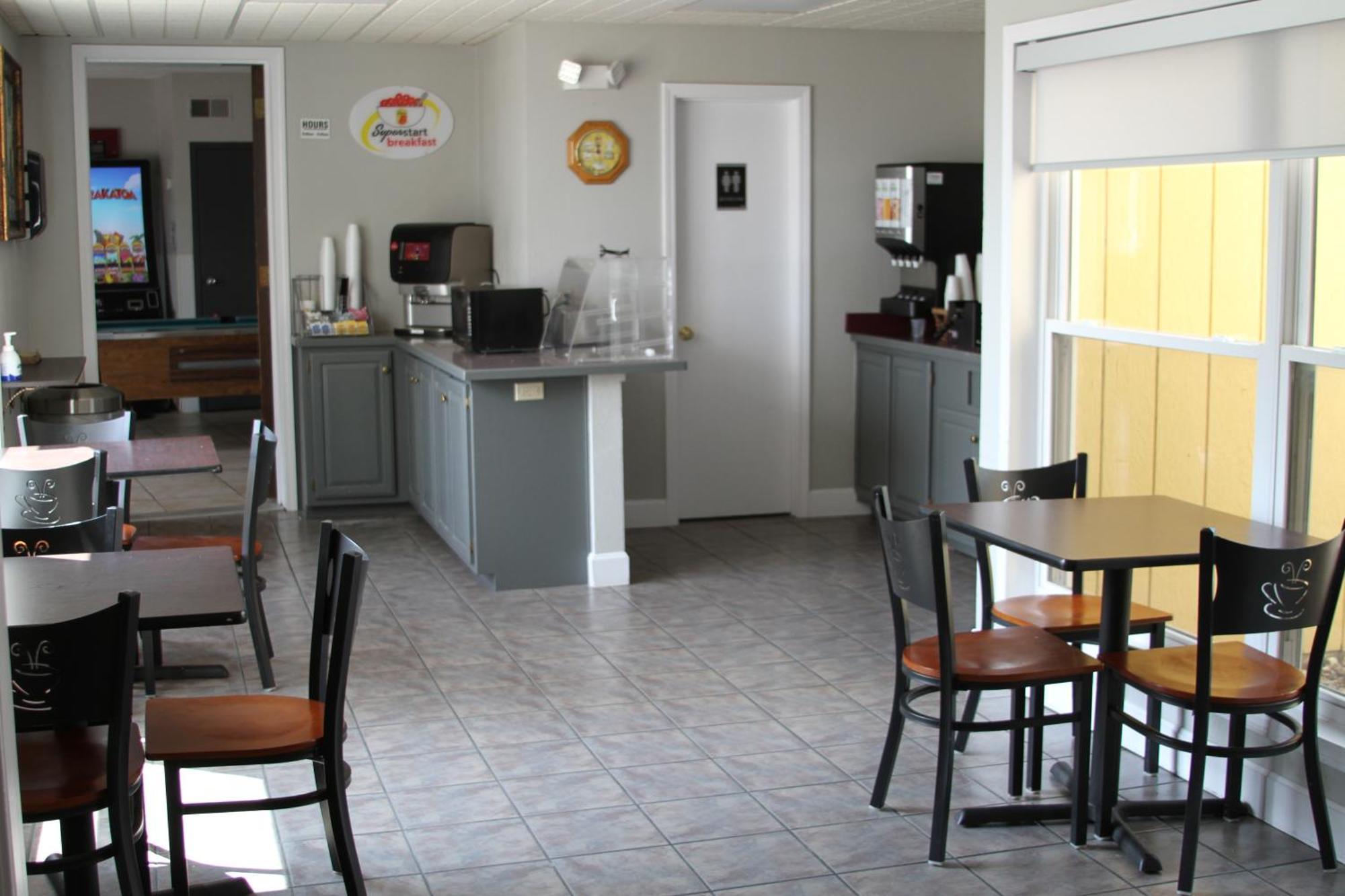 Super 8 By Wyndham Higginsville Exteriér fotografie
