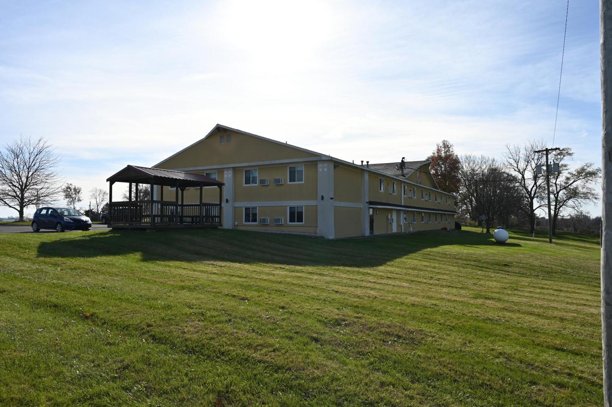 Super 8 By Wyndham Higginsville Exteriér fotografie